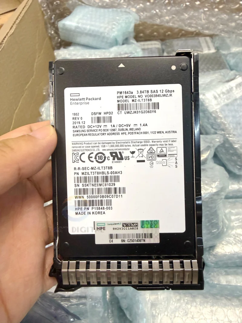 HPE MZ‑ILT3T8B PM1643a 3.84TB SAS 12Gbps 2.5" SFF SSD P15848‑003 P19907-B21