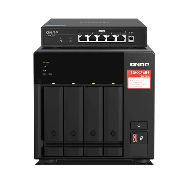 QNAP TS-473A + QSW-1105-5T Bundle Pack NAS Tower Ryzen Embedded V1500B 8 GB DDR4 0 TB QNAP Turbo System Nero