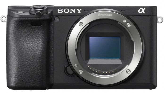 Sony Alpha ILCE-6400 + ZEISS Touit 50mm f/2.8