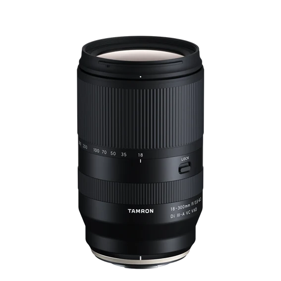 Tamron 18-300mm f/3.5-6.3 VC VXD Di III per Sony E-Mount