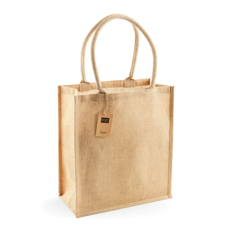 Shopper in Juta Boutique