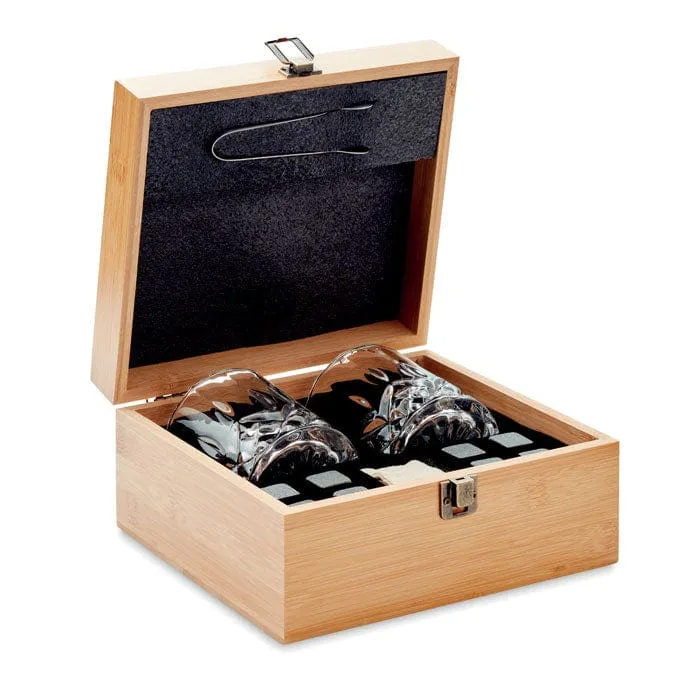Set whisky in bamboo
